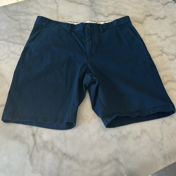 Old Navy Ultimate Slim Chino Shorts - Picture 10 of 10